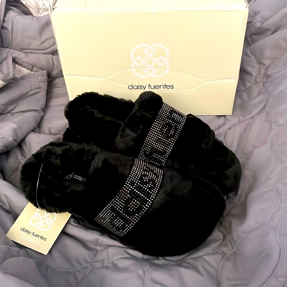 Daisy Fuentes sling back furry slippers